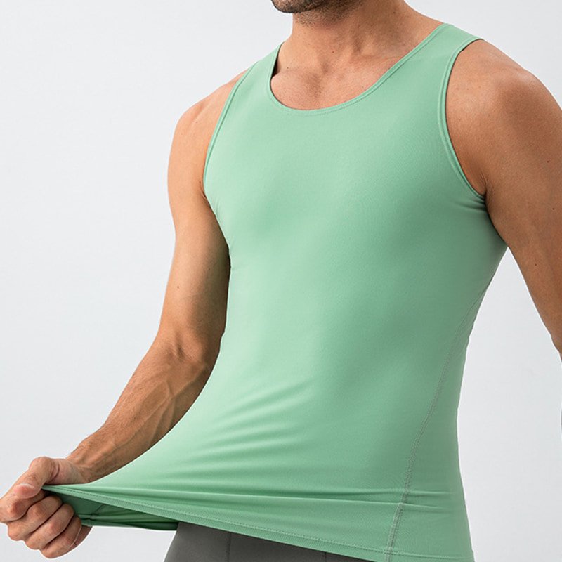 Four-way stretch fabric details on men's lightweight nude-feel yoga tank top
