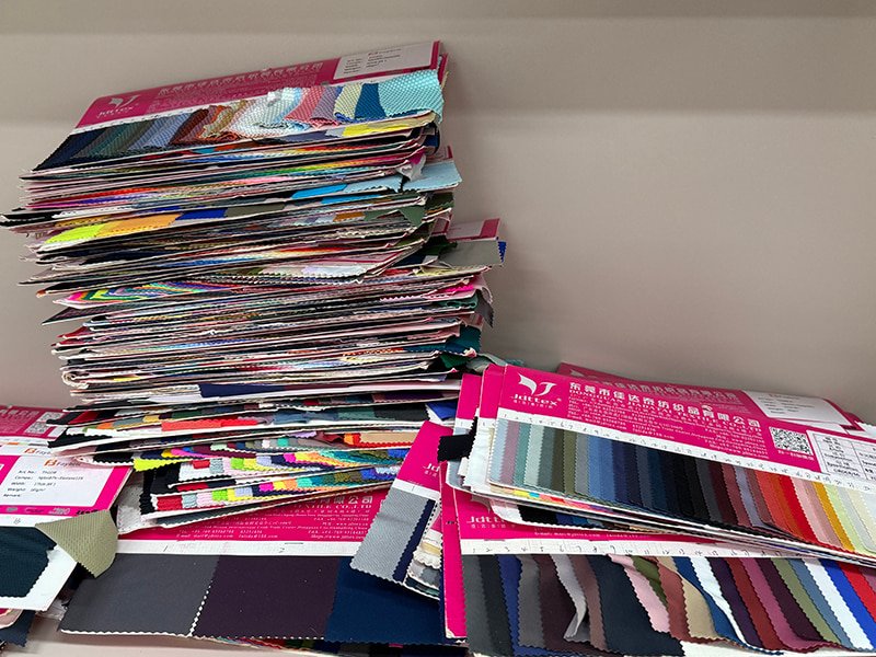 low MOQ custom activewear fabric and color swatches